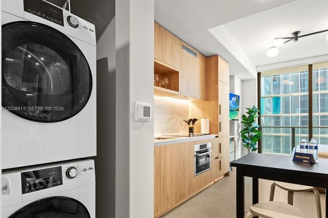 11 NE 6th St 2406, Miami, FL 33132