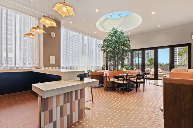 11 NE 6th St 2406, Miami, FL 33132