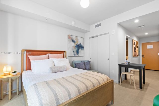 11 NE 6th St 2406, Miami, FL 33132