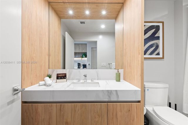 11 NE 6th St 2406, Miami, FL 33132