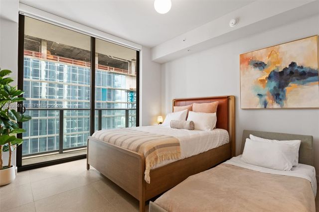 11 NE 6th St 2406, Miami, FL 33132
