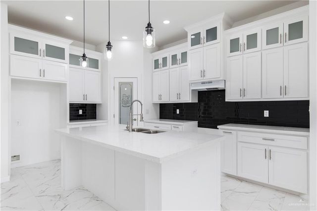 915 Pecan Street, Alton, TX 78573
