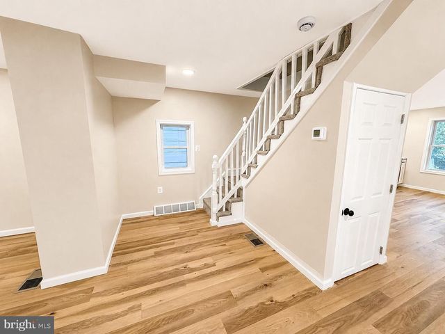 82 CENTRAL AVE, Morrisville, PA 19067