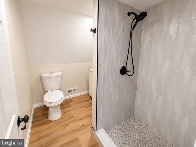 82 CENTRAL AVE, Morrisville, PA 19067