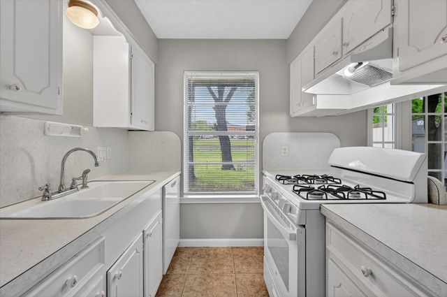 263 Merribrook Trail, Duncanville, TX 75116