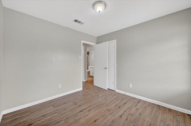 263 Merribrook Trail, Duncanville, TX 75116