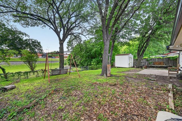 263 Merribrook Trail, Duncanville, TX 75116