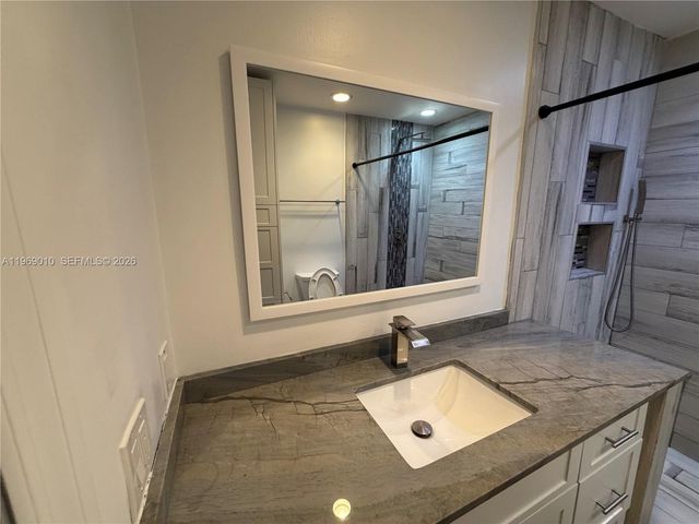 853 NW 81st Ter, Plantation, FL 33324