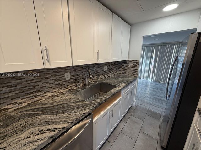 853 NW 81st Ter, Plantation, FL 33324