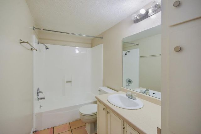 1000 W 26th ST 102, Austin, TX 78705