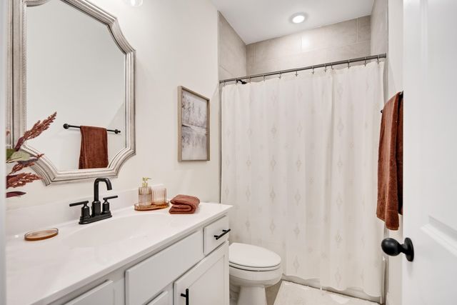 15 HUGHETTA ST, Oakland, TN 38060