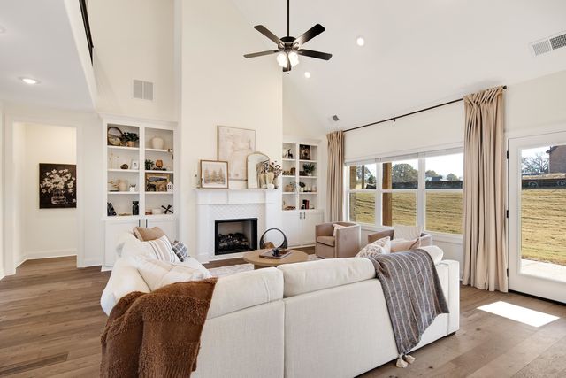 15 HUGHETTA ST, Oakland, TN 38060