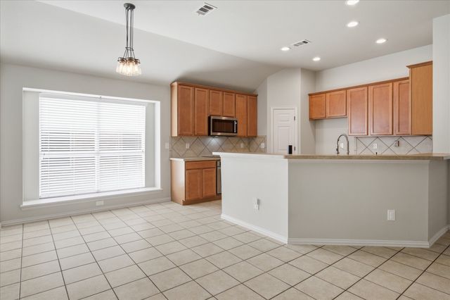617 Catalpa Road, Fort Worth, TX 76131
