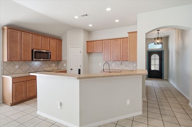 617 Catalpa Road, Fort Worth, TX 76131