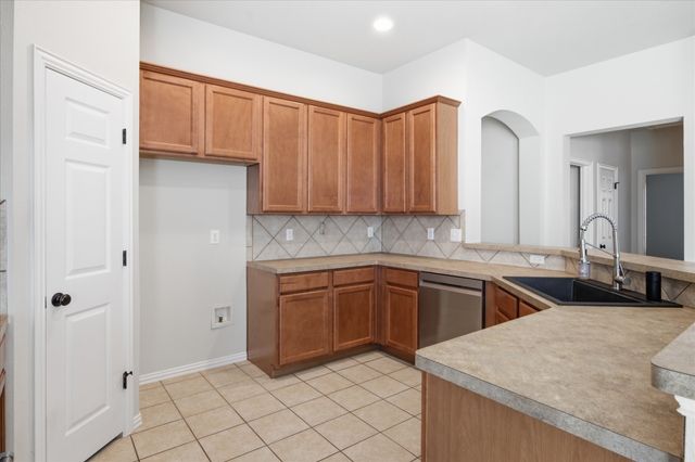 617 Catalpa Road, Fort Worth, TX 76131
