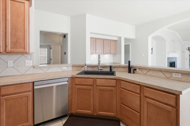 617 Catalpa Road, Fort Worth, TX 76131