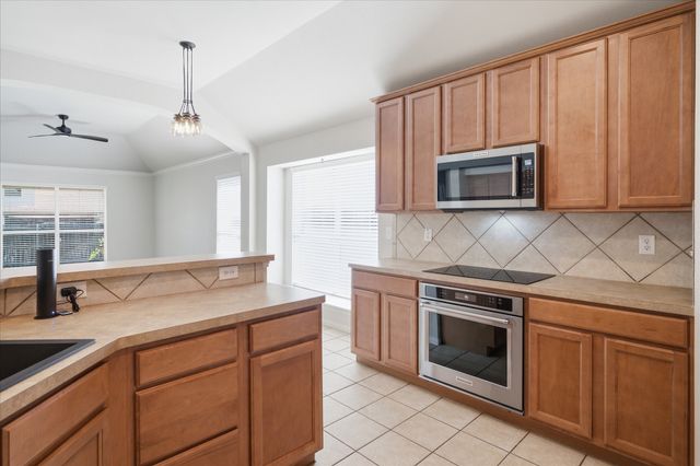 617 Catalpa Road, Fort Worth, TX 76131