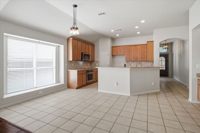 617 Catalpa Road, Fort Worth, TX 76131
