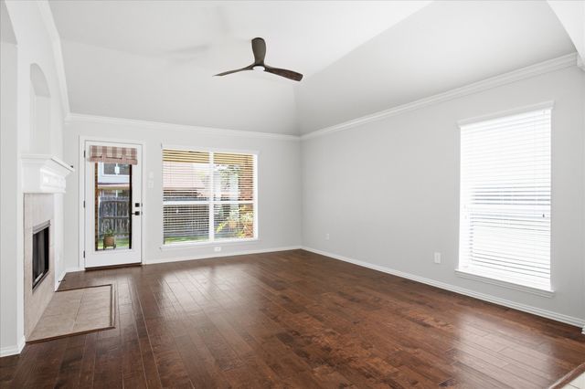 617 Catalpa Road, Fort Worth, TX 76131