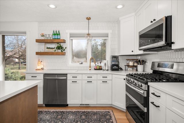 18010 N Saddle hill Rd, Colbert, WA 99005