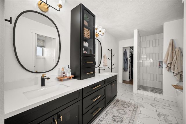 18010 N Saddle hill Rd, Colbert, WA 99005