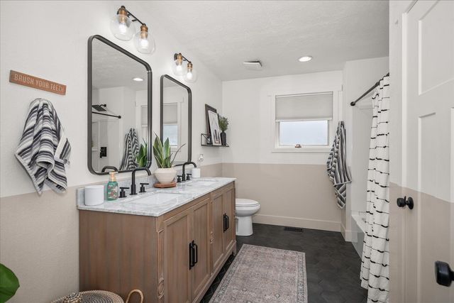 18010 N Saddle hill Rd, Colbert, WA 99005