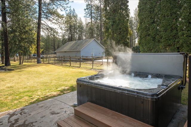 18010 N Saddle hill Rd, Colbert, WA 99005