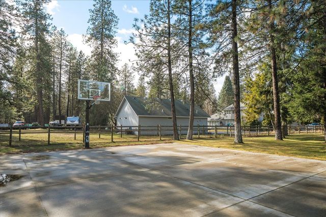 18010 N Saddle hill Rd, Colbert, WA 99005