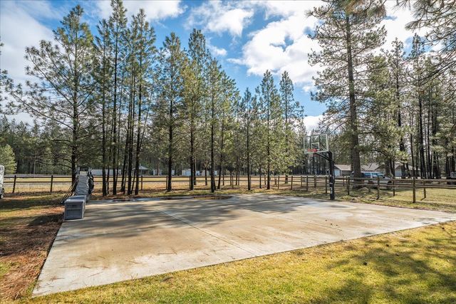 18010 N Saddle hill Rd, Colbert, WA 99005