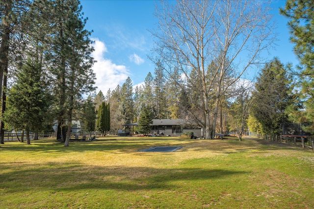 18010 N Saddle hill Rd, Colbert, WA 99005