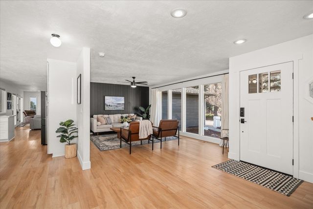 18010 N Saddle hill Rd, Colbert, WA 99005