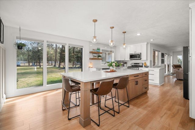 18010 N Saddle hill Rd, Colbert, WA 99005