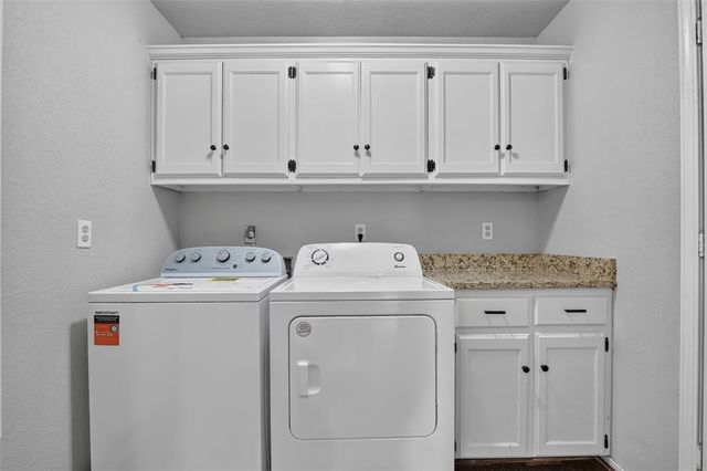 2122 N Dobbs, Harrah, OK 73045