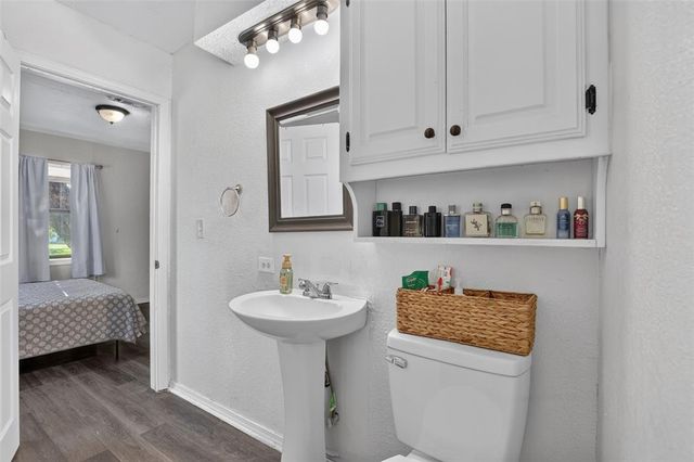 2122 N Dobbs, Harrah, OK 73045