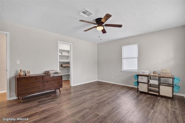2122 N Dobbs, Harrah, OK 73045