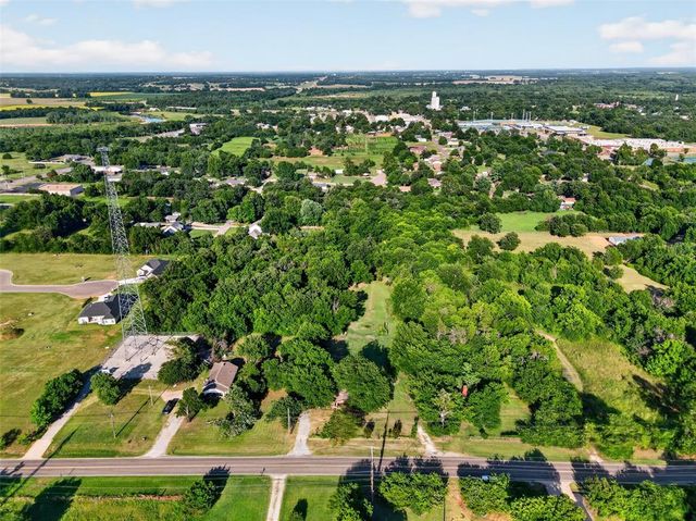 2122 N Dobbs, Harrah, OK 73045