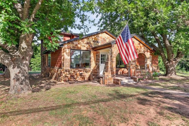 2122 N Dobbs, Harrah, OK 73045
