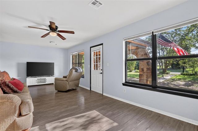 2122 N Dobbs, Harrah, OK 73045