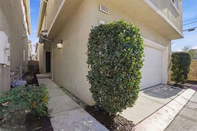 13522 Island Palms, Sylmar, CA 91342