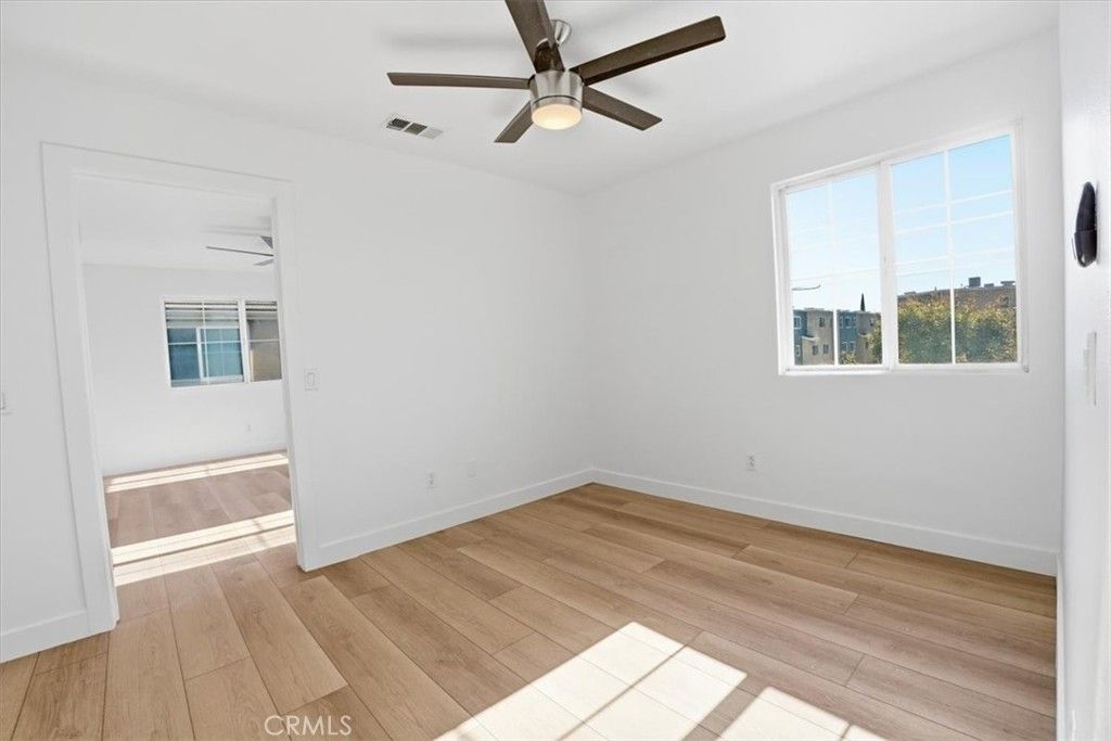 Image 17 of property listing at 13522 Island Palms, Sylmar, CA 91342