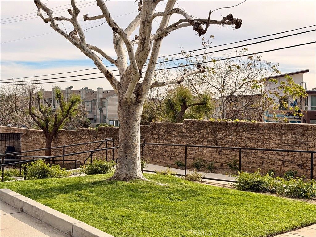 Image 37 of property listing at 13522 Island Palms, Sylmar, CA 91342