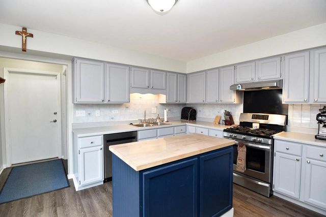 6120 242nd AVENUE, Salem, WI 53168