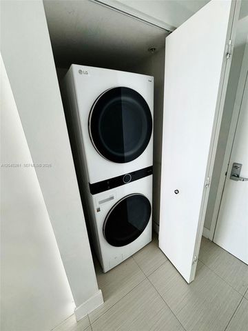 92 SW 3rd St 3608, Miami, FL 33130