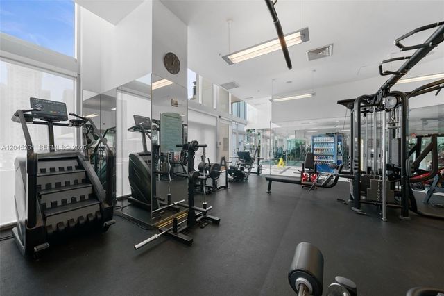 92 SW 3rd St 3608, Miami, FL 33130