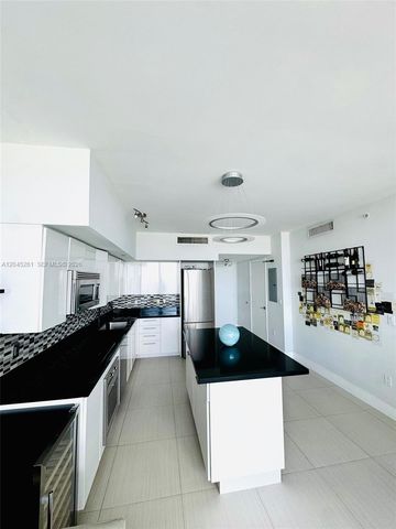 92 SW 3rd St 3608, Miami, FL 33130