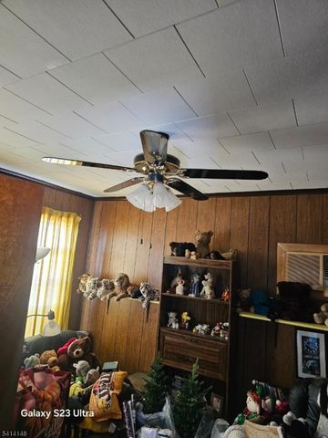 215 W 2Nd St, Clifton City, NJ 07011