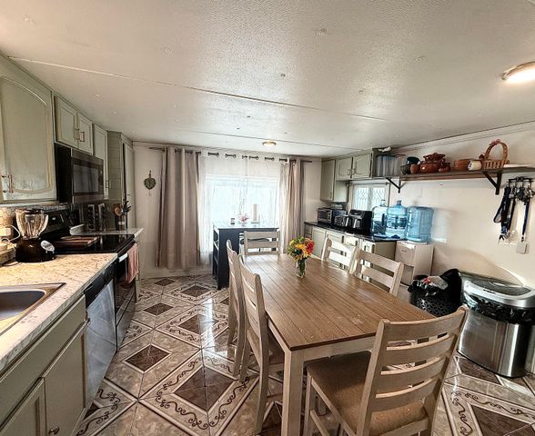 2395 Redwood Avenue 23, Grants Pass, OR 97527