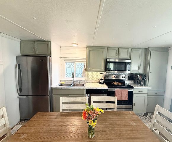 2395 Redwood Avenue 23, Grants Pass, OR 97527