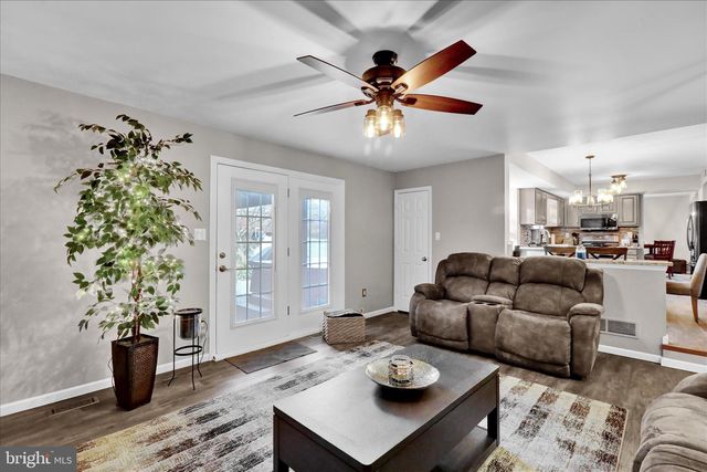 125 SHIRE LN, Wernersville, PA 19565