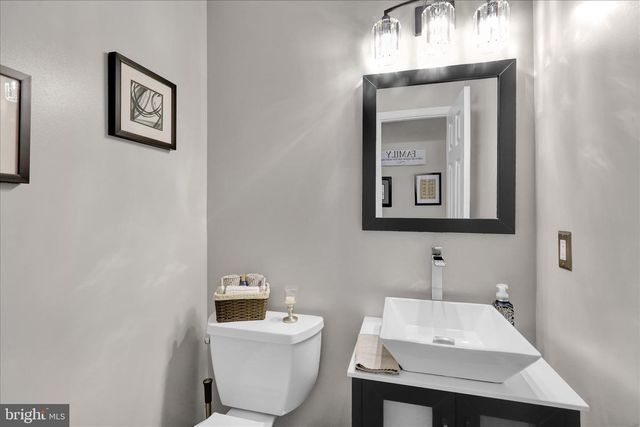 125 SHIRE LN, Wernersville, PA 19565